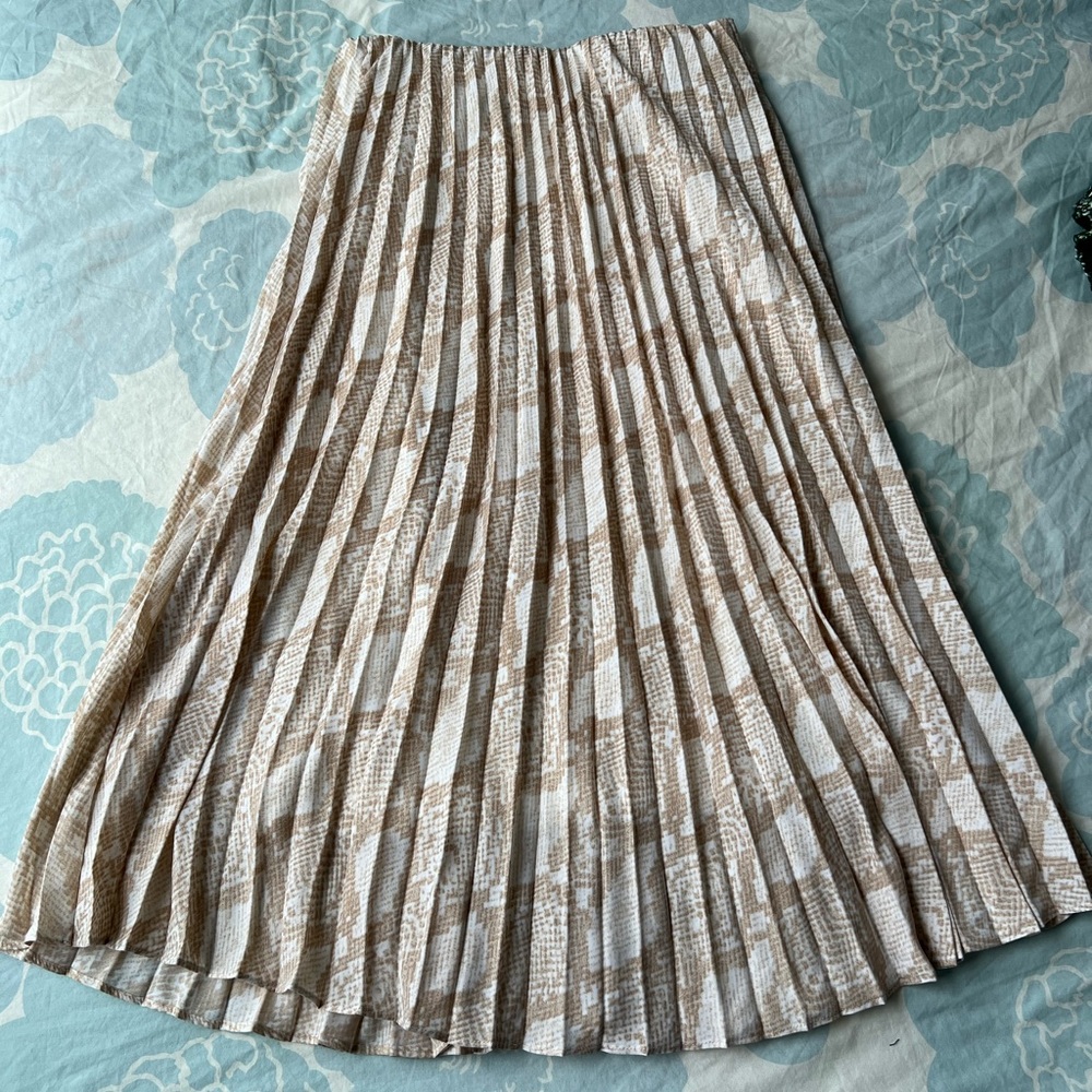 Worthington gauzy snakeskin maxi skirt
